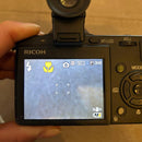 Ricoh Compact Digital Camera Caplio Gx100 Vf-1