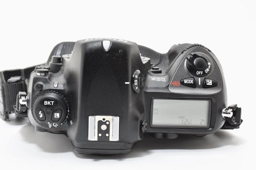 Digital Slr 1,565 Nikon D2X #21924