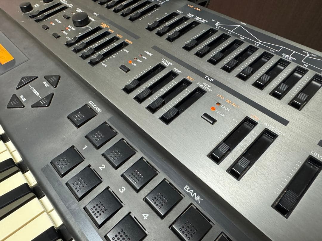 Roland Analog Synthesizer Jd-800