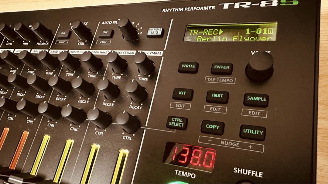 Roland Rhythm Machines Tr-8S