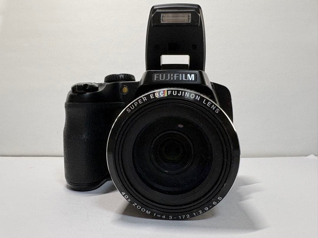 Fujifilm Compact Digital Camera Finepix S8200