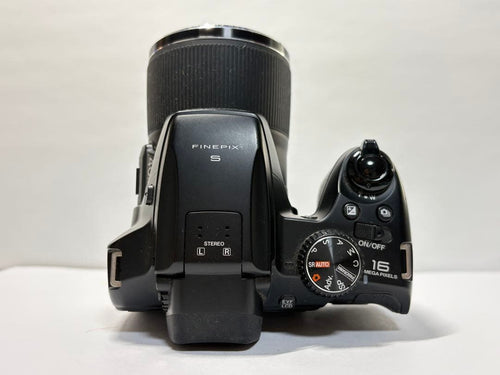 Fujifilm Compact Digital Camera Finepix S8200