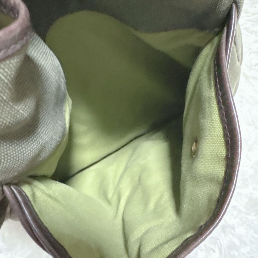 Yves Saint Laurent Shoulder Bags