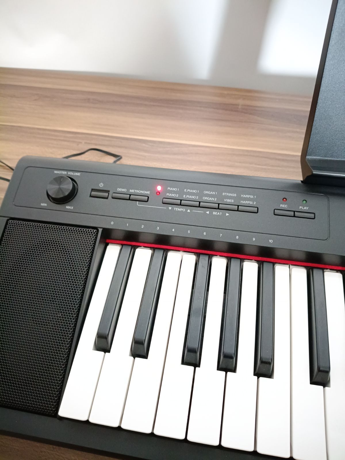Yamaha Keyboard Electronic Piano Piaggero Np-12B