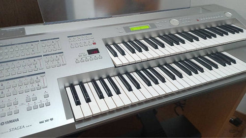 Keyboards Digital Pianos 2013 Yamaha Stagea Elb-01