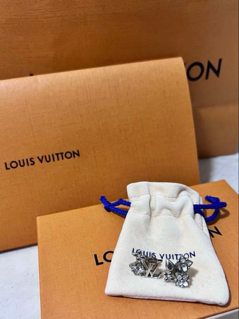 Louis Vuitton Earrings (Pairs)