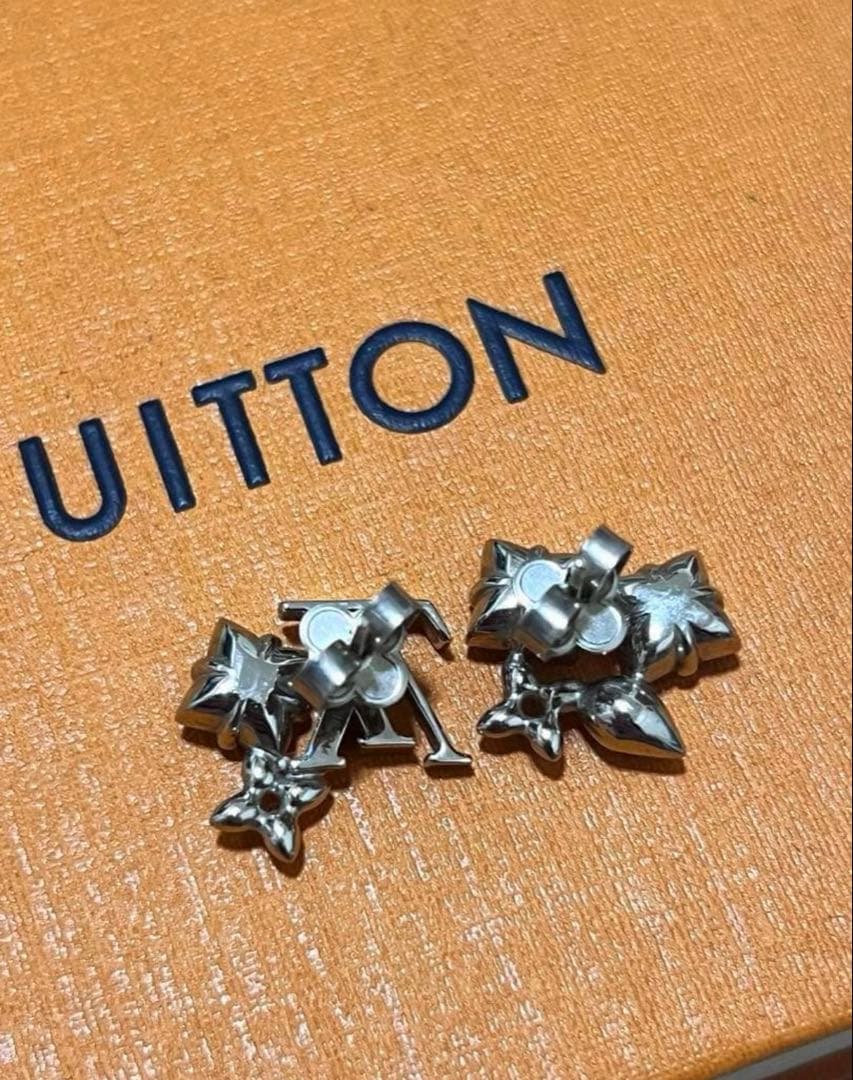 Louis Vuitton Earrings (Pairs)