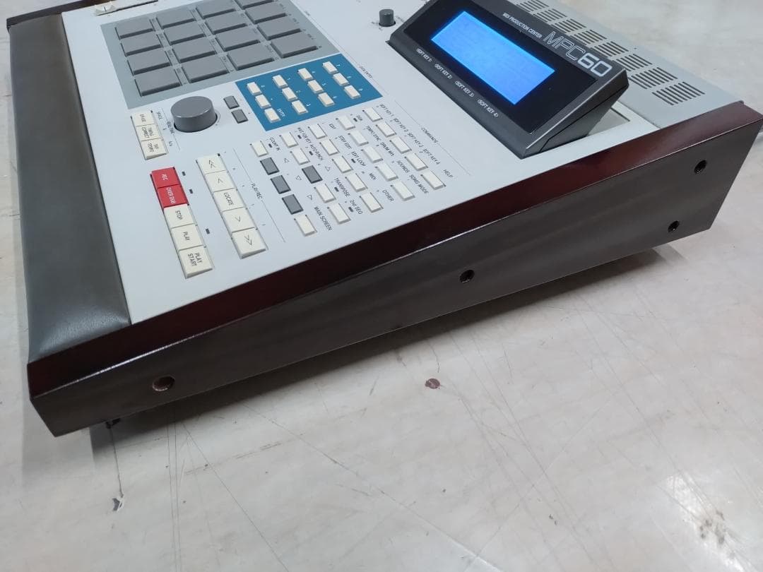 Akai Professional Sampler Mpc60 Mk1 Eu