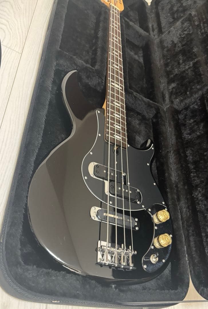 Electric Basses Yamaha Bb424X
