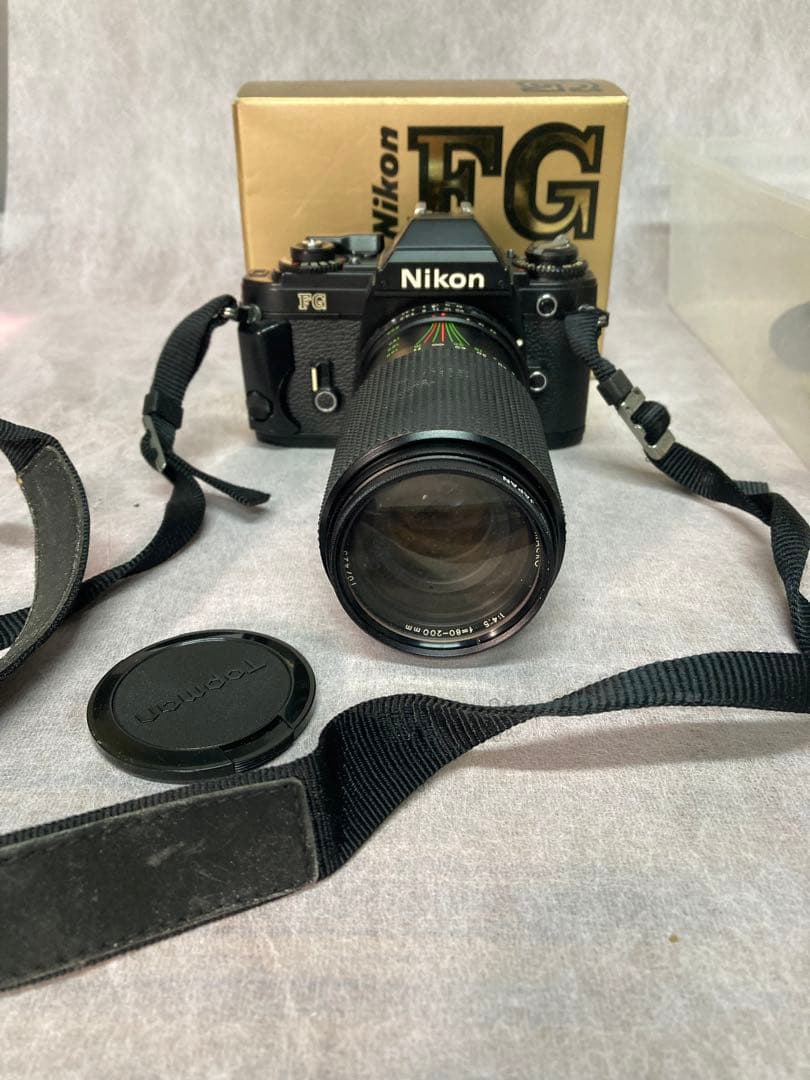 Nikon Slr Camera (Film) Fg 35-70Mm