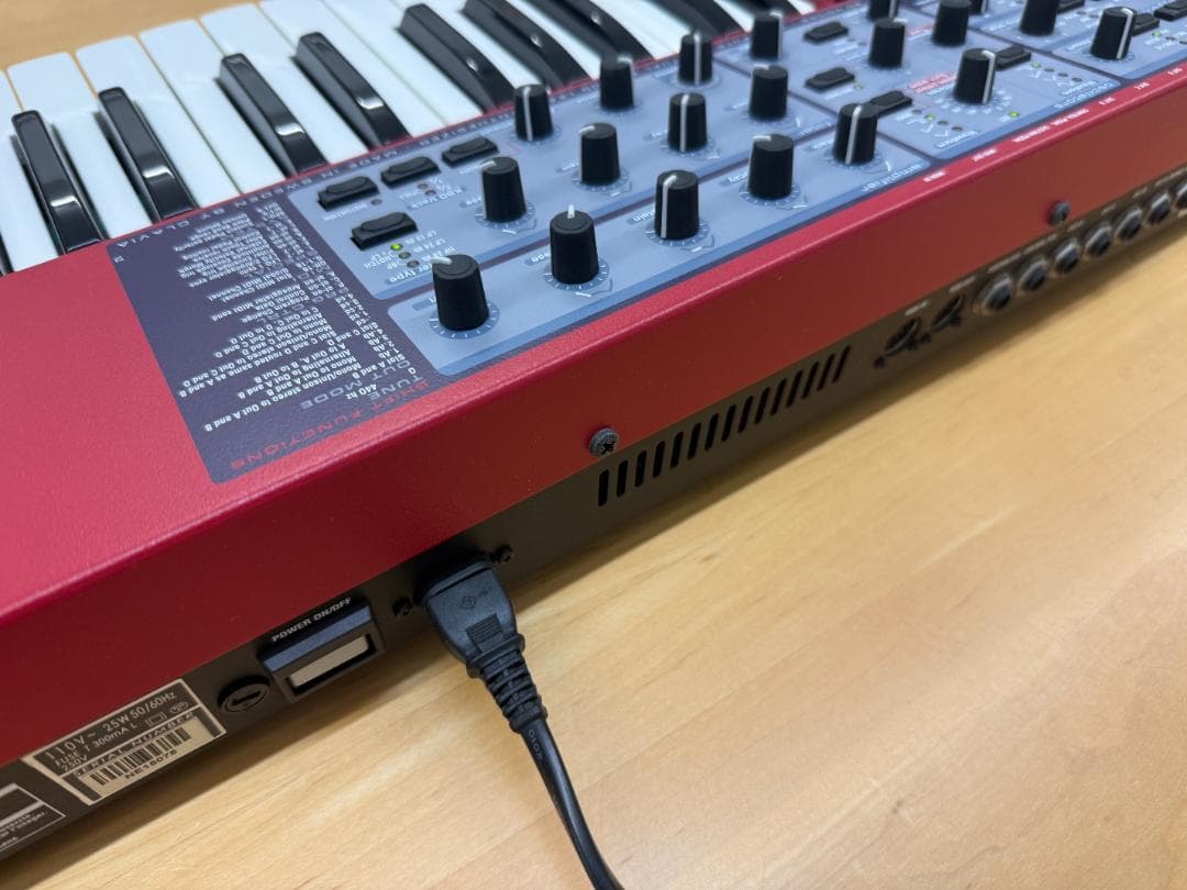 Clavia Analog Synthesizers Nord Lead 2X 49