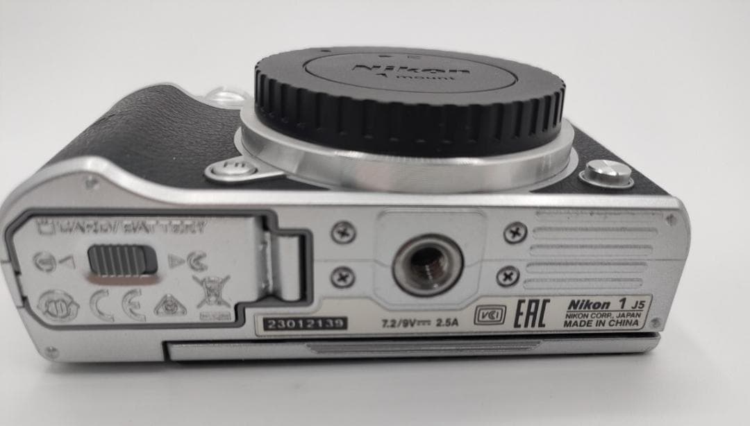 Mirrorless Interchangeable Lens Cameras Nikon 1 J5