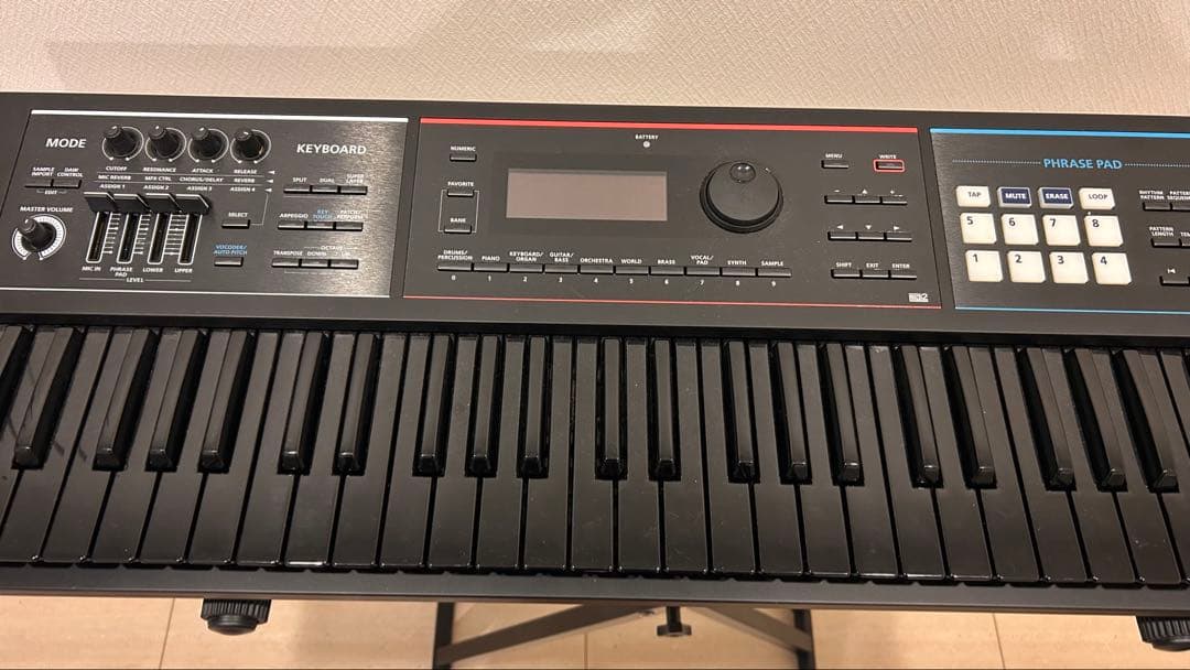 Other Roland Juno- Ds 7 17