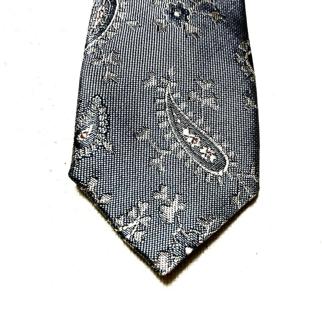 Yves Saint Laurent Ties 100