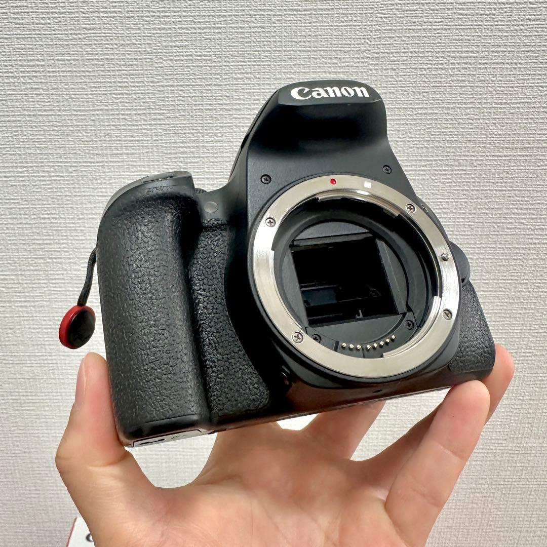 Canon Digital Slr Eos Kiss X10I