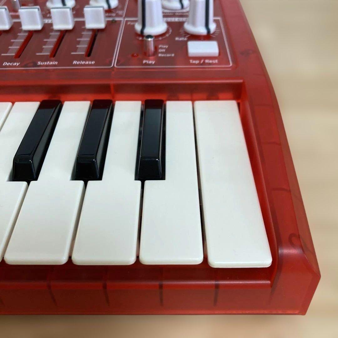 Analog Synthesizers Arturia Microbrute Red