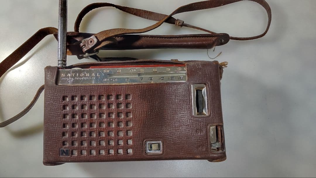 National Radios Radio Cassette Players 7-Transistor Allwave At-290