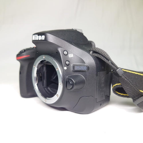 Nikon Digital Slr D5200 Camera 18-55Mm