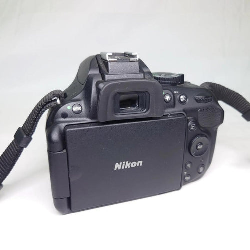Nikon Digital Slr D5200 Camera 18-55Mm