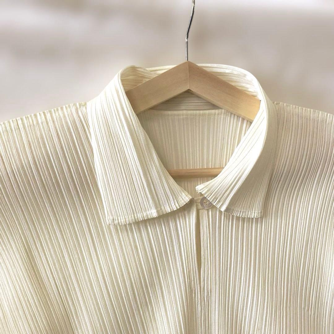 Issey Miyake Sleeveless