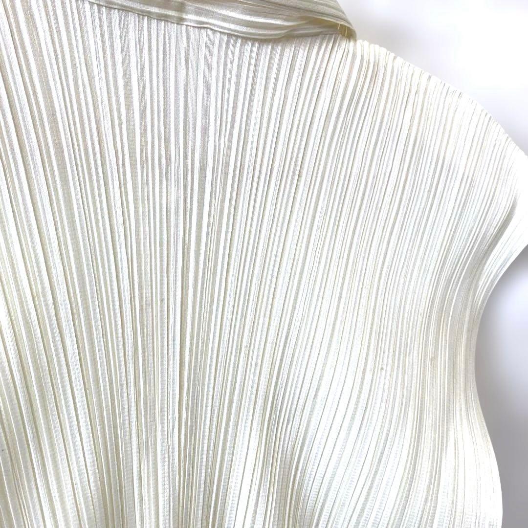 Issey Miyake Sleeveless