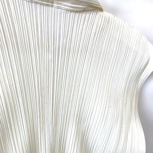 Issey Miyake Sleeveless