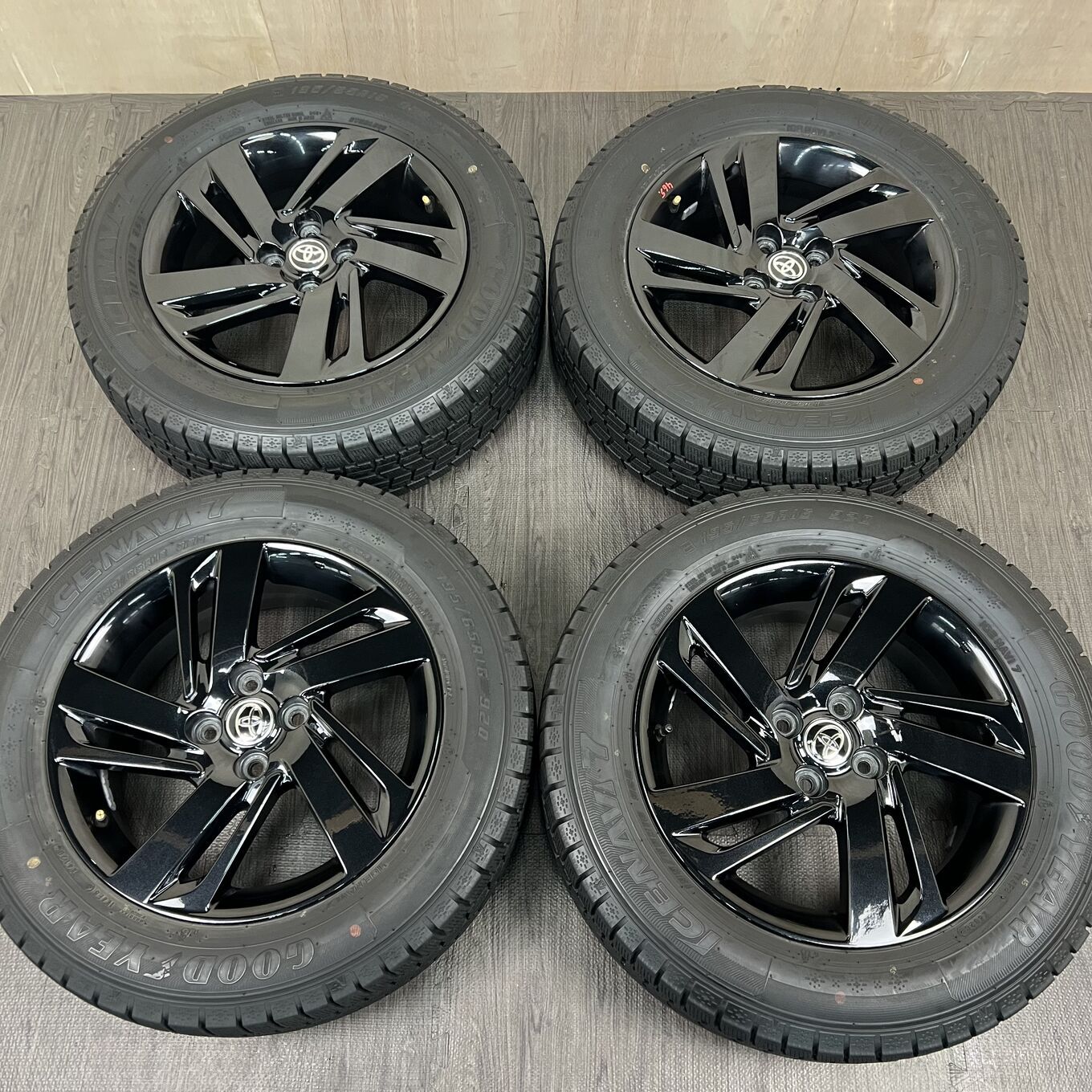 Toyota 16 Inches Raize 4X100 #465D40925