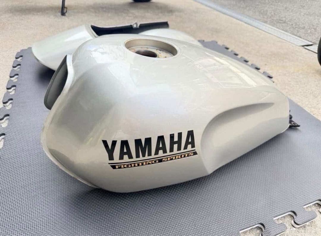 Yamaha Tanks Xjr4004Hm