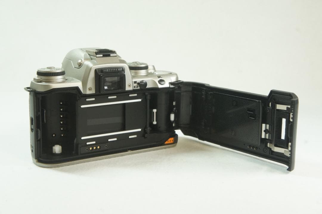 Pentax Slr Camera (Film) Mz-3 F-640