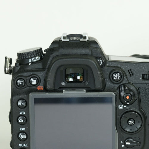 Nikon Digital Slr 8,935 2 D7000 F