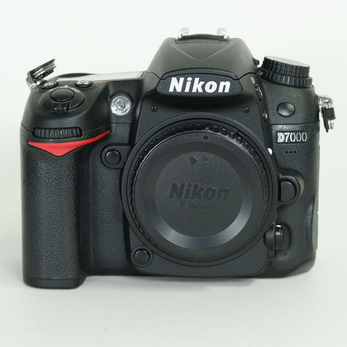 Nikon Digital Slr 8,935 2 D7000 F