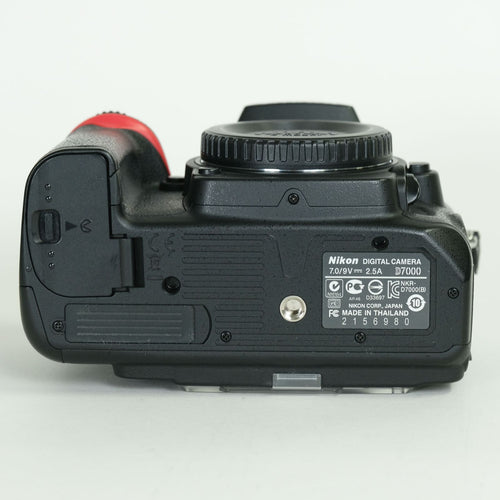 Nikon Digital Slr 8,935 2 D7000 F