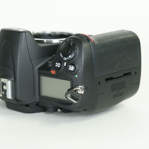 Nikon Digital Slr 8,935 2 D7000 F