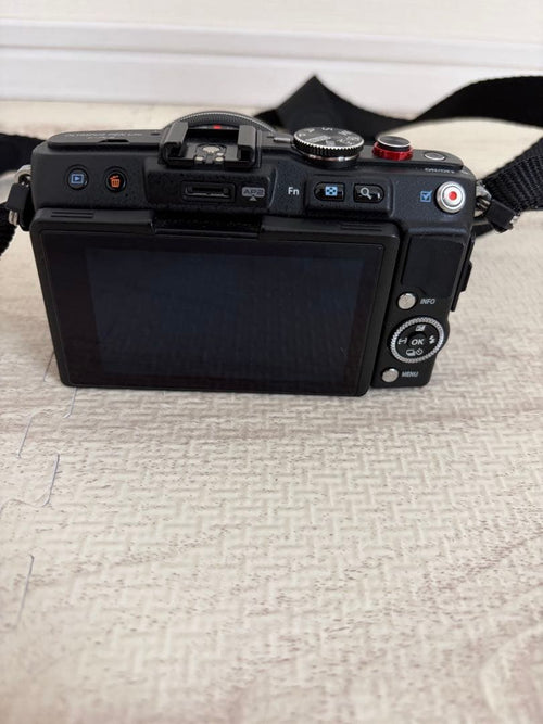 Olympus Mirrorless Interchangeable Lens Cameras Pen Lite E-Pl6 Ez