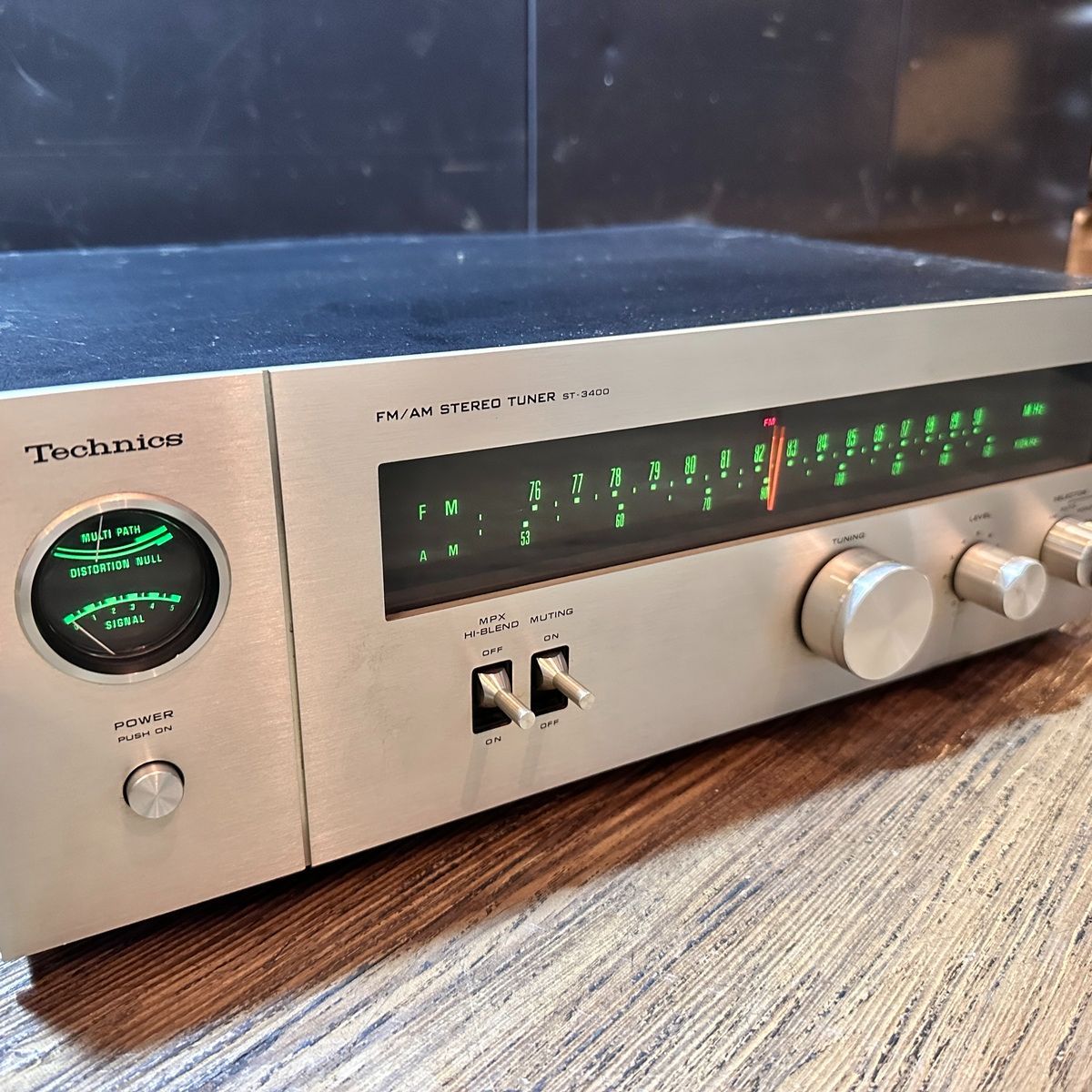 Technics Radio Tuner St-3400 Fm/Am Stereo Champagne Gold Black