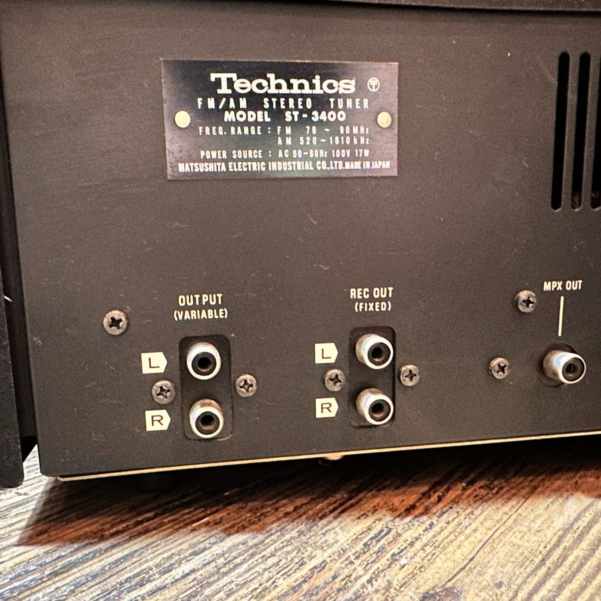 Technics Radio Tuner St-3400 Fm/Am Stereo Champagne Gold Black