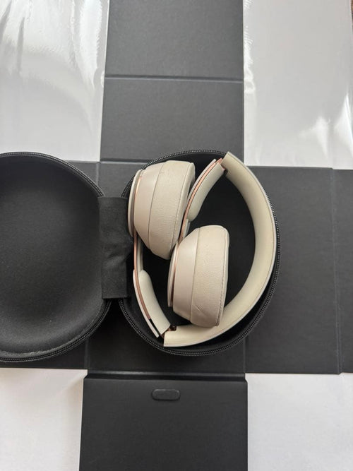 Beats By Dr. Dre Wireless Headphones Solo Pro