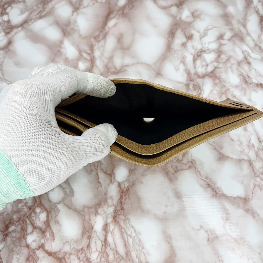 Gucci Bi-Fold Wallet 100
