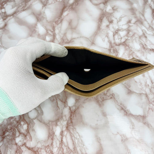 Gucci Bi-Fold Wallet 100