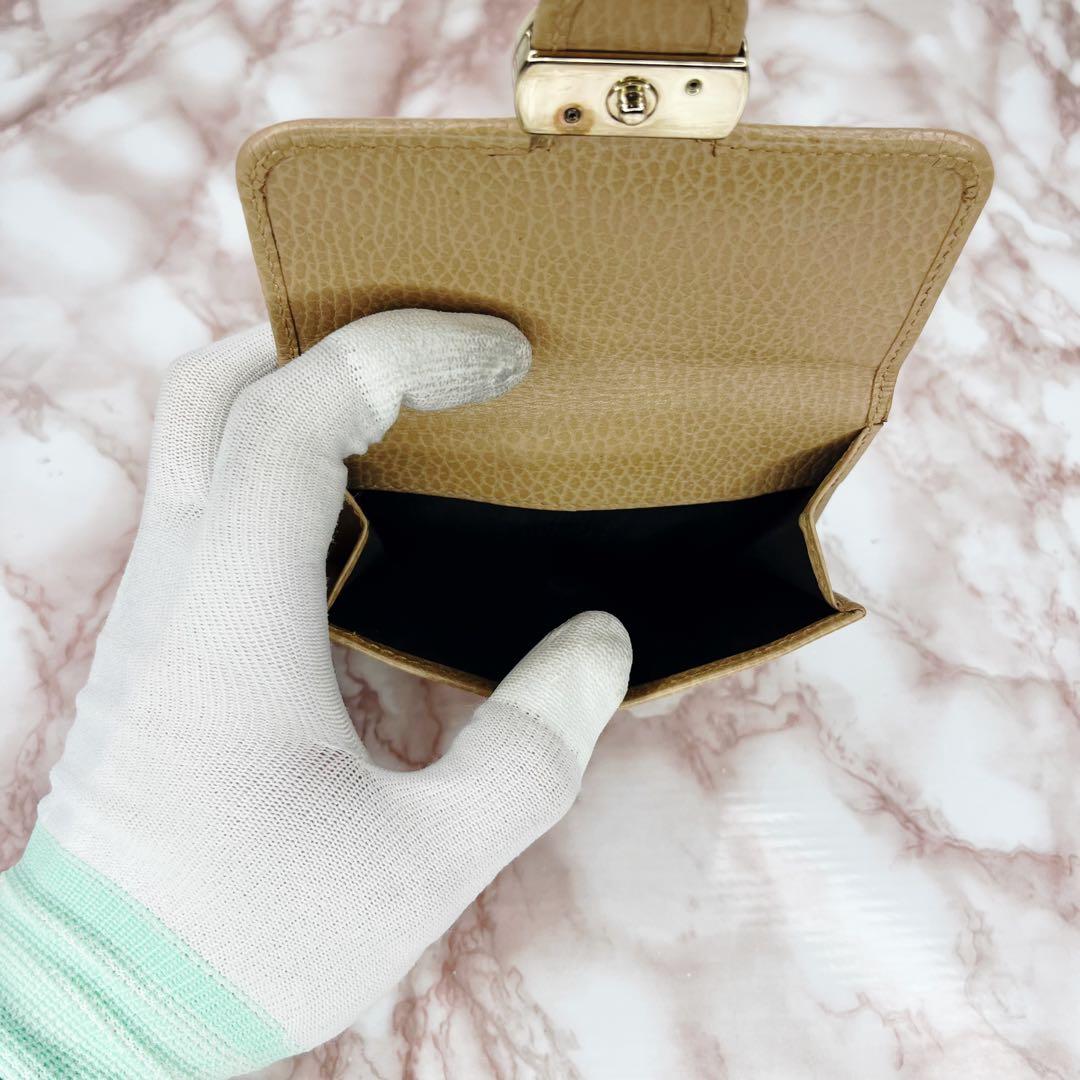Gucci Bi-Fold Wallet 100