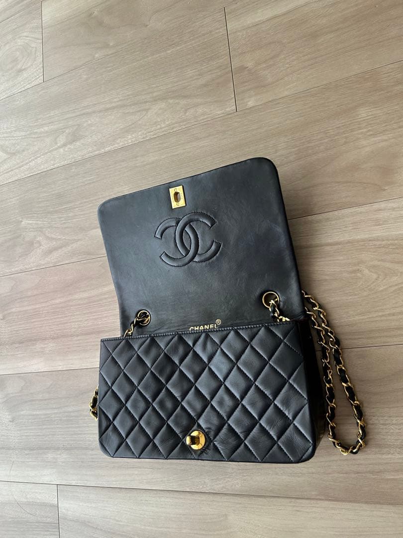 Chanel Shoulder Bags