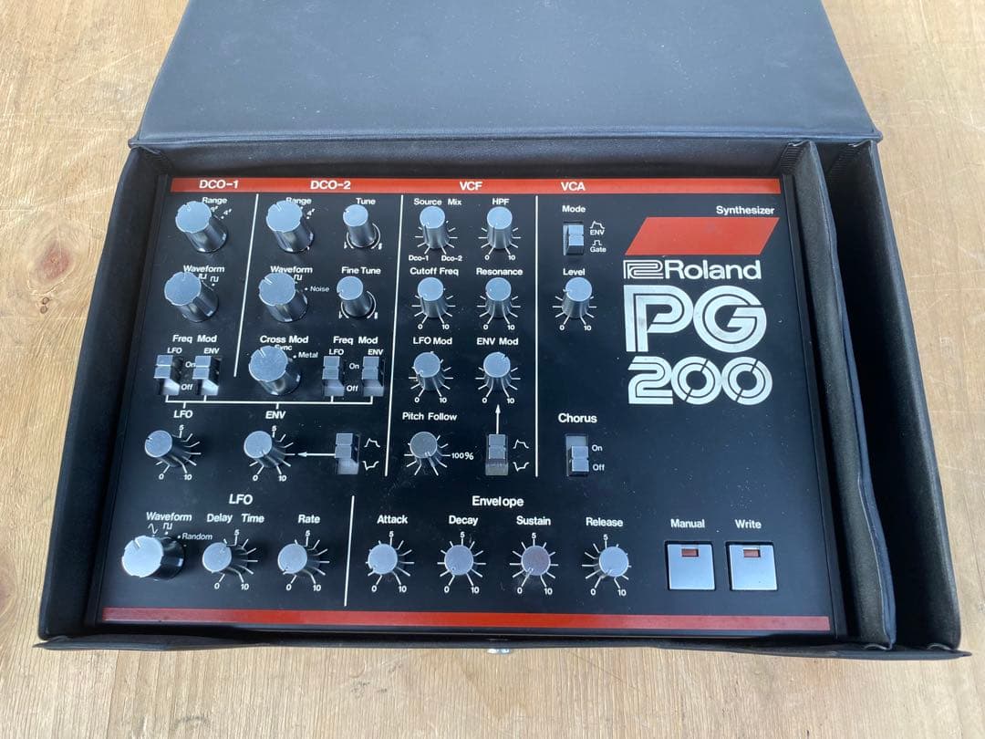 Roland Analog Synthesizer Pg200
