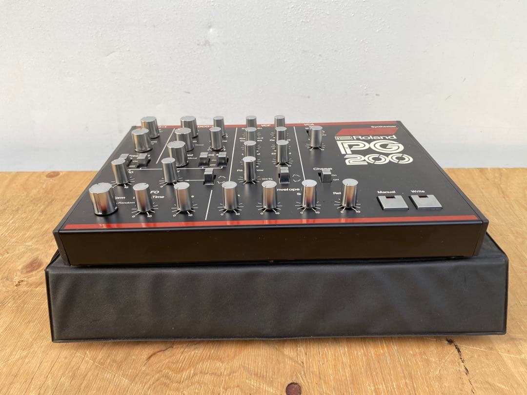 Roland Analog Synthesizer Pg200