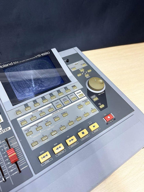 Multi -Track Recorder Roland Vs-1680