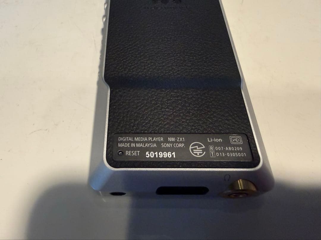 Sony Digital Audio Players Nw-Zx1 128Gb