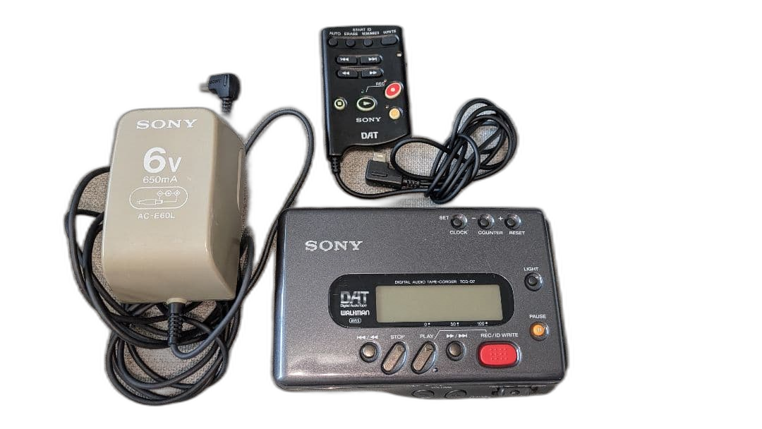 Sony Cassette Player Dat Walkman Tcd-D7(