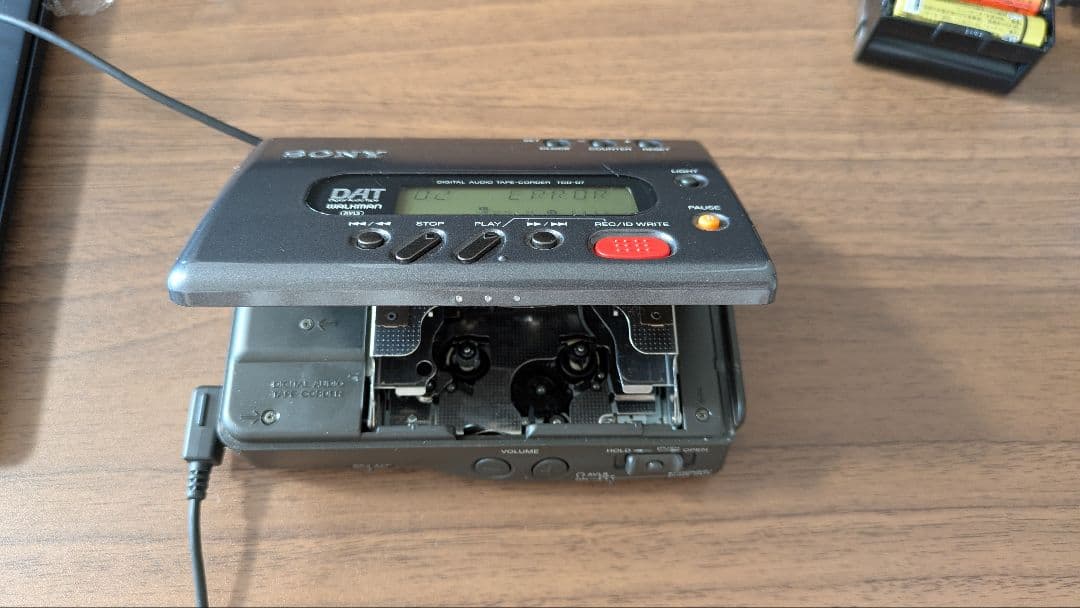 Sony Cassette Player Dat Walkman Tcd-D7(