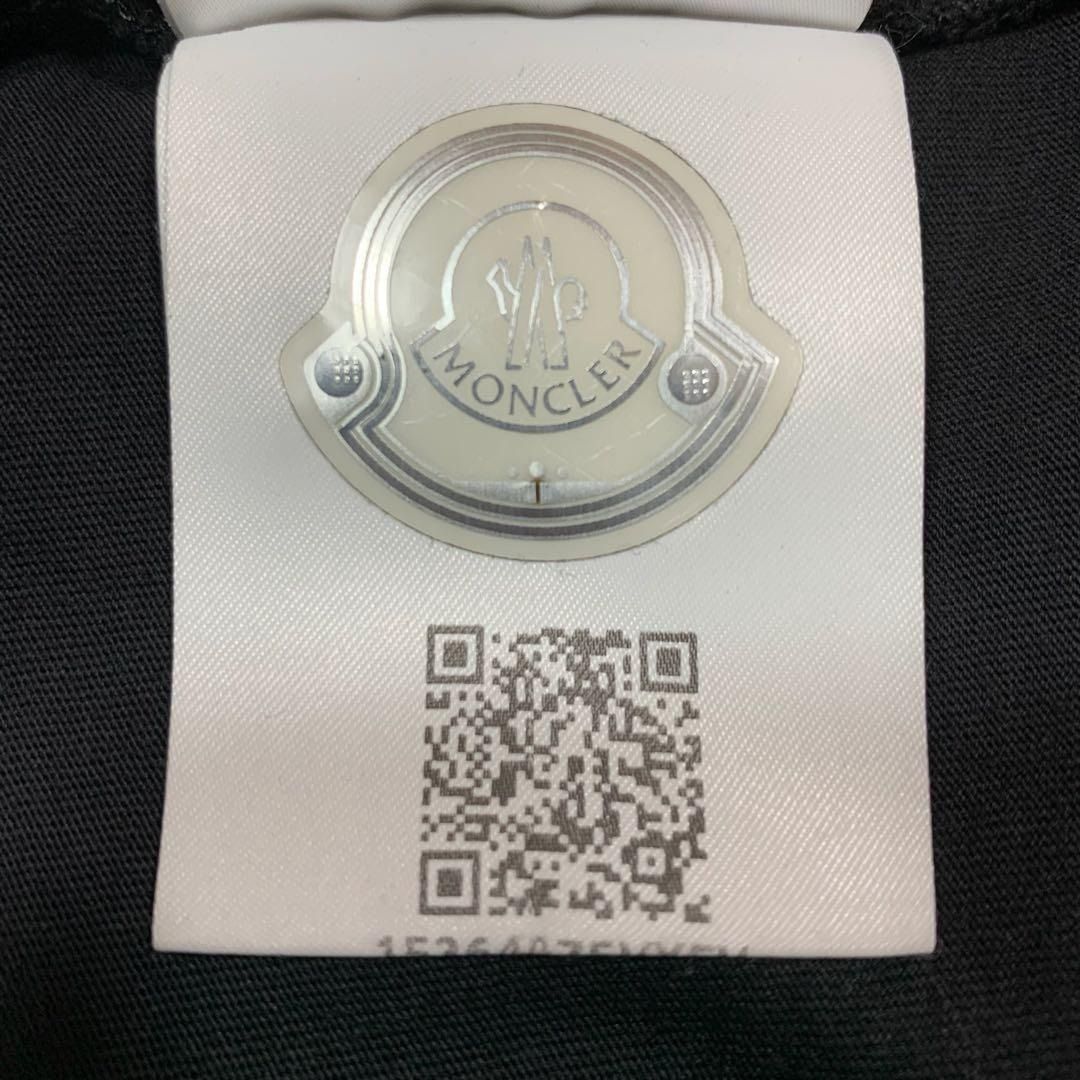 Moncler T -Shirt S 5S327