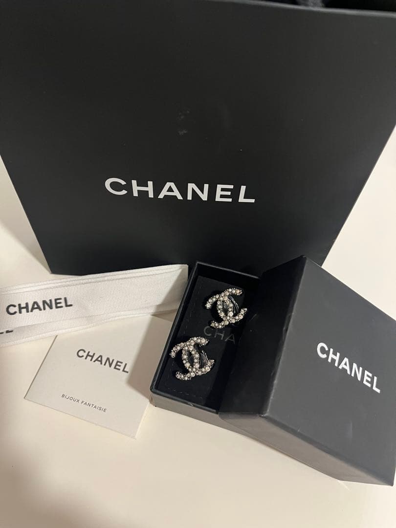 Chanel Clip-On Earrings A20B