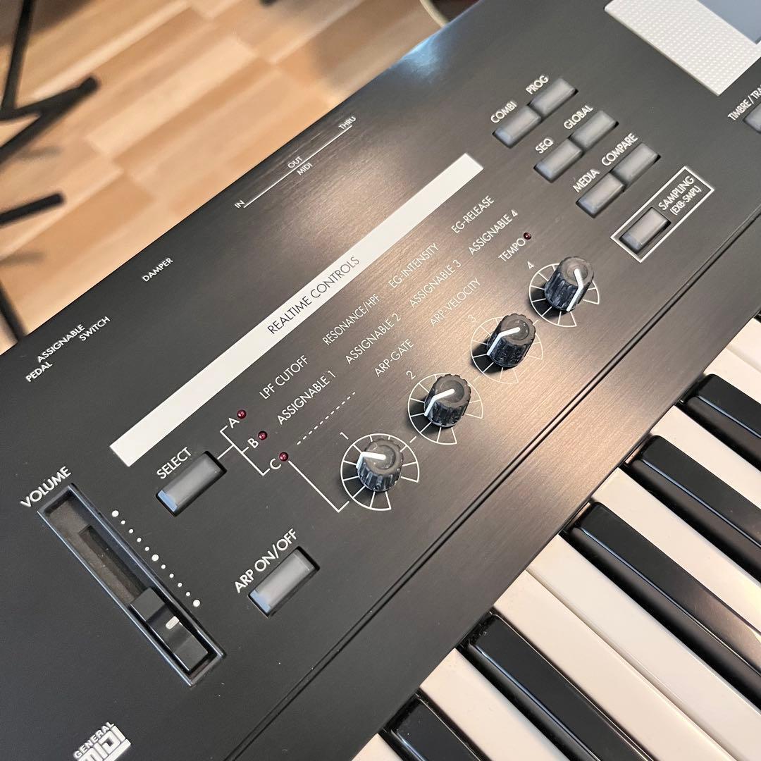 Analog Synthesizers 10317 Korg Tr76